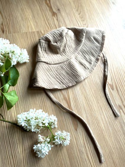 Klobouček BEIGE MUŠELÍN - Chlapeček / Maminka