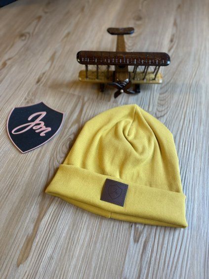 Žebrovaná čepice MUSTARD High - Dospělí / Děti (S BAMBULÍ nebo BEZ BAMBULE)